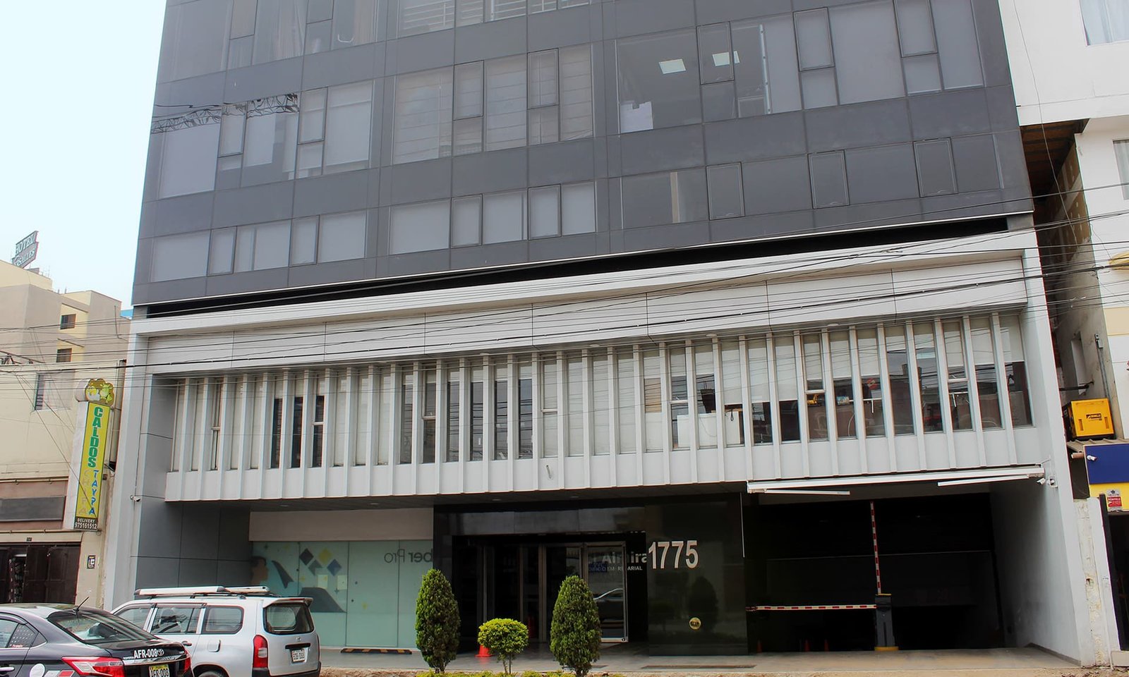 Fachada del edificio para eventos corporativos en Lima